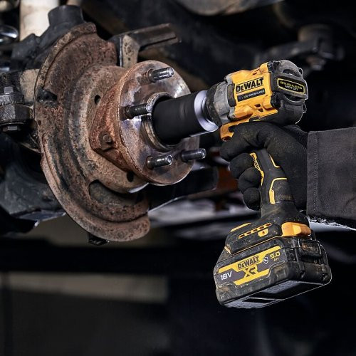 DeWALT Aku rázový uťahovač 18V (1/2") DCF921P2G