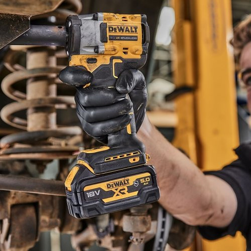 DeWALT Aku rázový uťahovač 18V (1/2") DCF921P2G