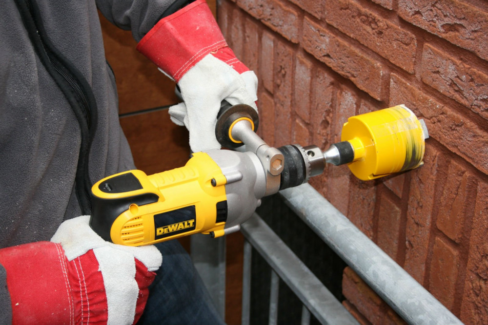 DeWALT Príklepová vŕtačka dvojrýchlostná D21570K