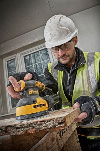 DeWALT Excentrická brúska DWE6423