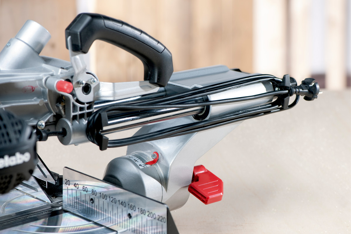 Metabo Pokosová píla KGS 216 M SET
