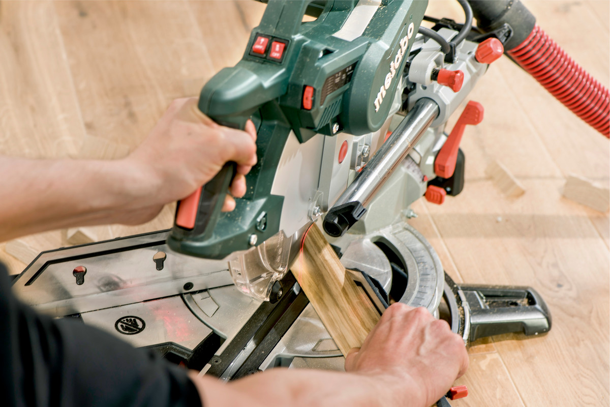 Metabo Pokosová píla KGSV 72 XACT SYM