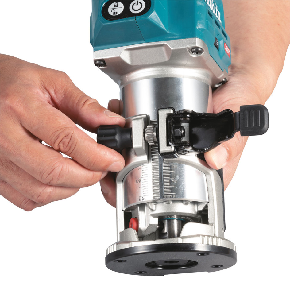 Makita Aku horná fréza 40V RT001GM209