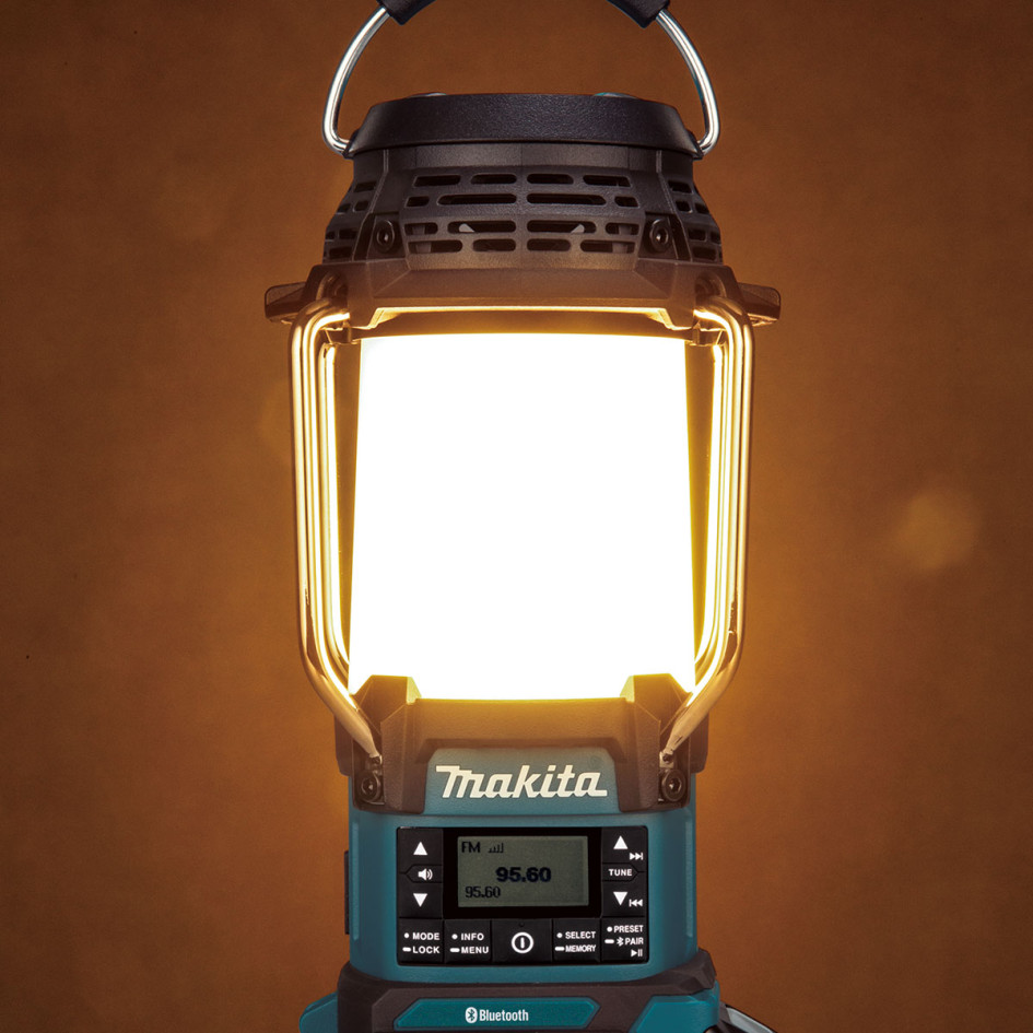 Makita Aku svetlo s rádiom 40V MR009G