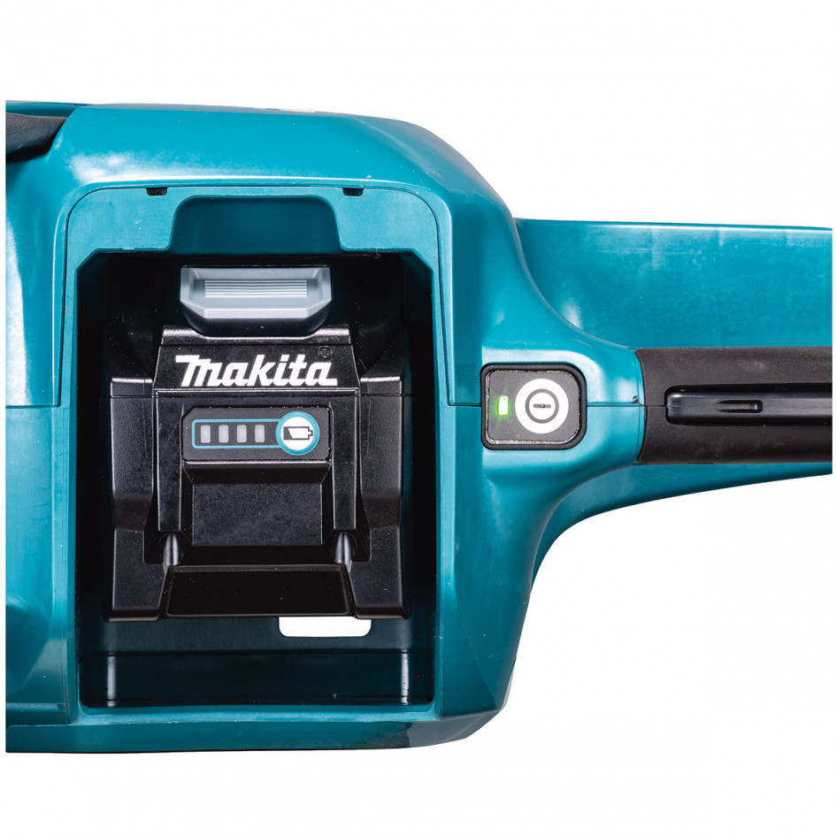 MAKITA Aku reťazová píla 40V UC015GZ