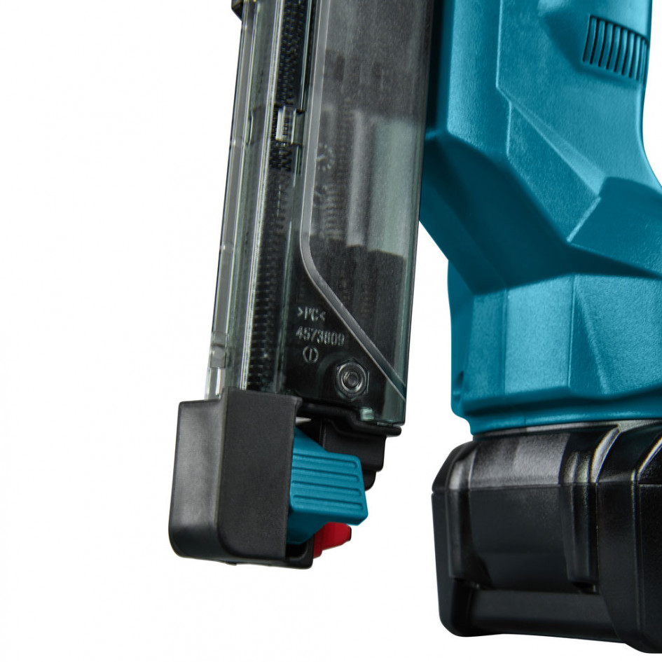 Makita Aku klincovačka 40V PT001GZ
