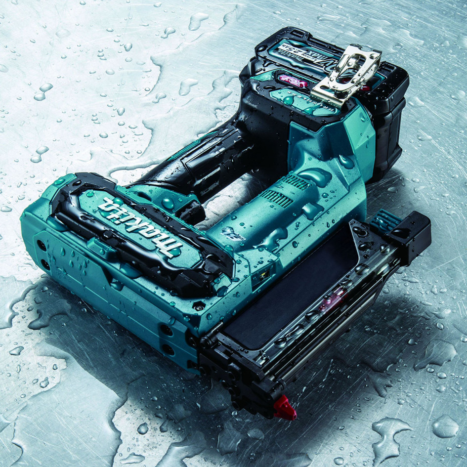 Makita Aku klincovačka 40V PT001GD101