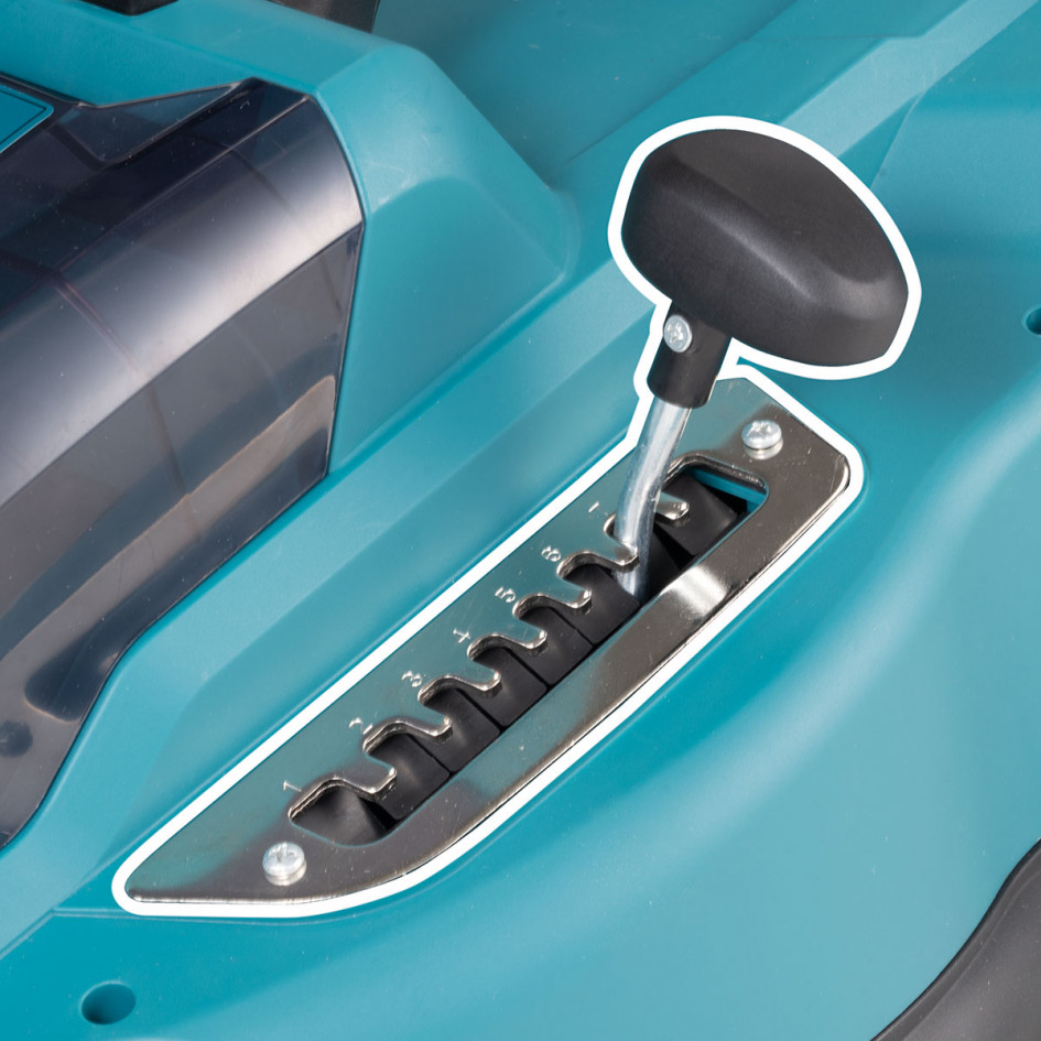 MAKITA Aku kosačka 18V DLM330ST
