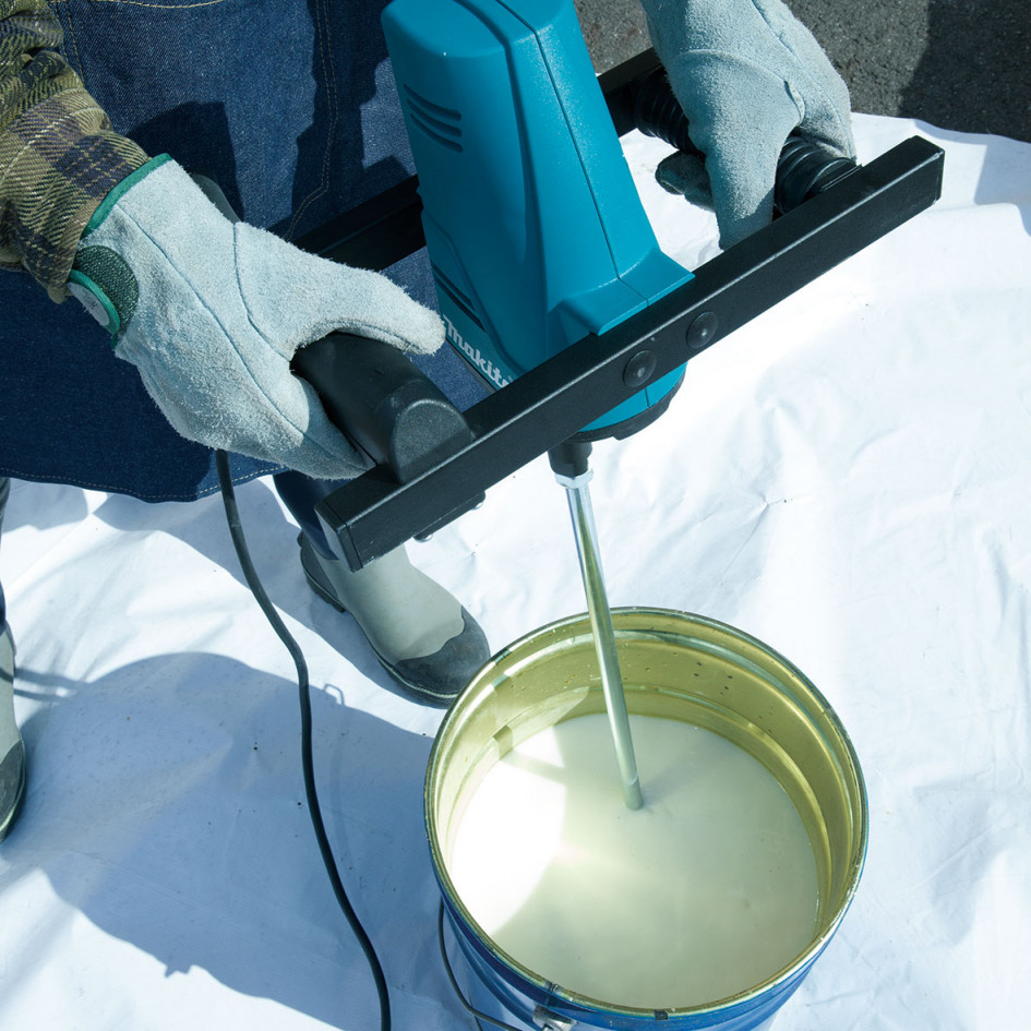MAKITA Elektrické miešadlo UT1200