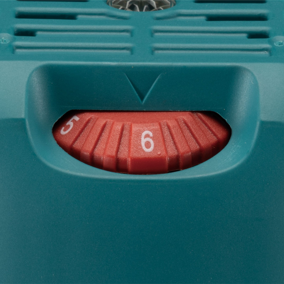 MAKITA Jednoručná fréza RT0702C