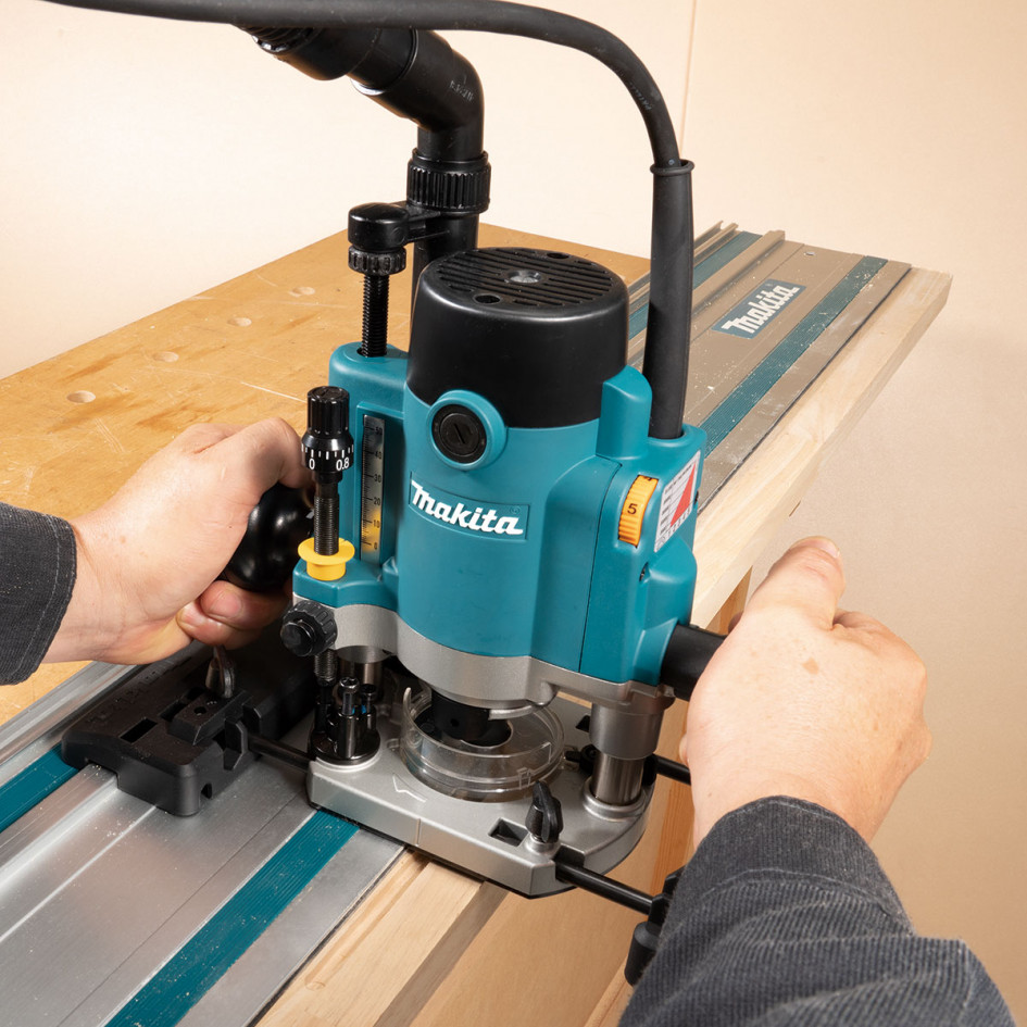 MAKITA Horná fréza RP1111CJ