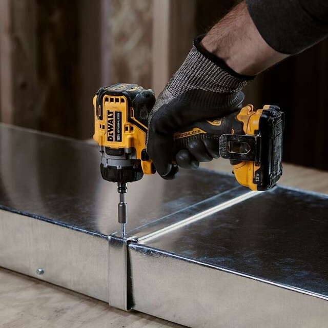 DeWALT Aku skrutkovač s multifunkčnou hlavou 12V DCD703L2T